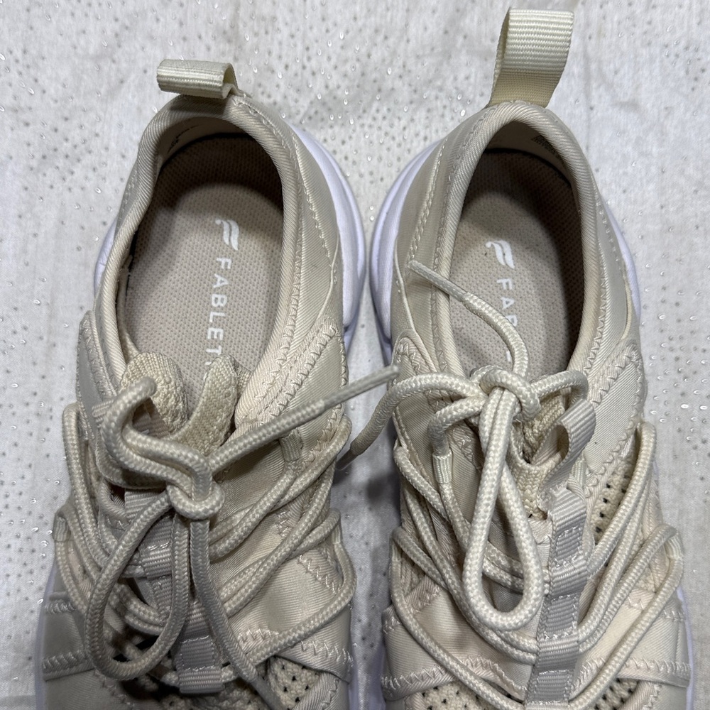 Fabletics Brookside Performance Sneaker Size 8.5 - image 4